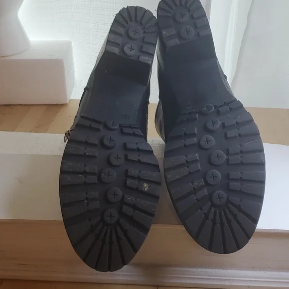 STEVE MADDEN LUG SOLE ANKLE BOOT - Picture 5 of 8